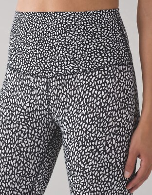 Lululemon Wunder Under Hi-Rise Pant 32  Miss Mosaic Black White Sz 4 Tight Knit