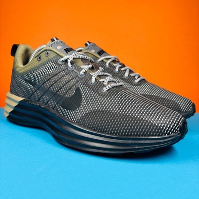Nike Lunar Roam SE Sneaker - UK8 - Grün - Top Zustand