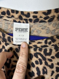 Victoria's Secret Pink long-sleeve Campus Crew tee with a black and leopard Sz S