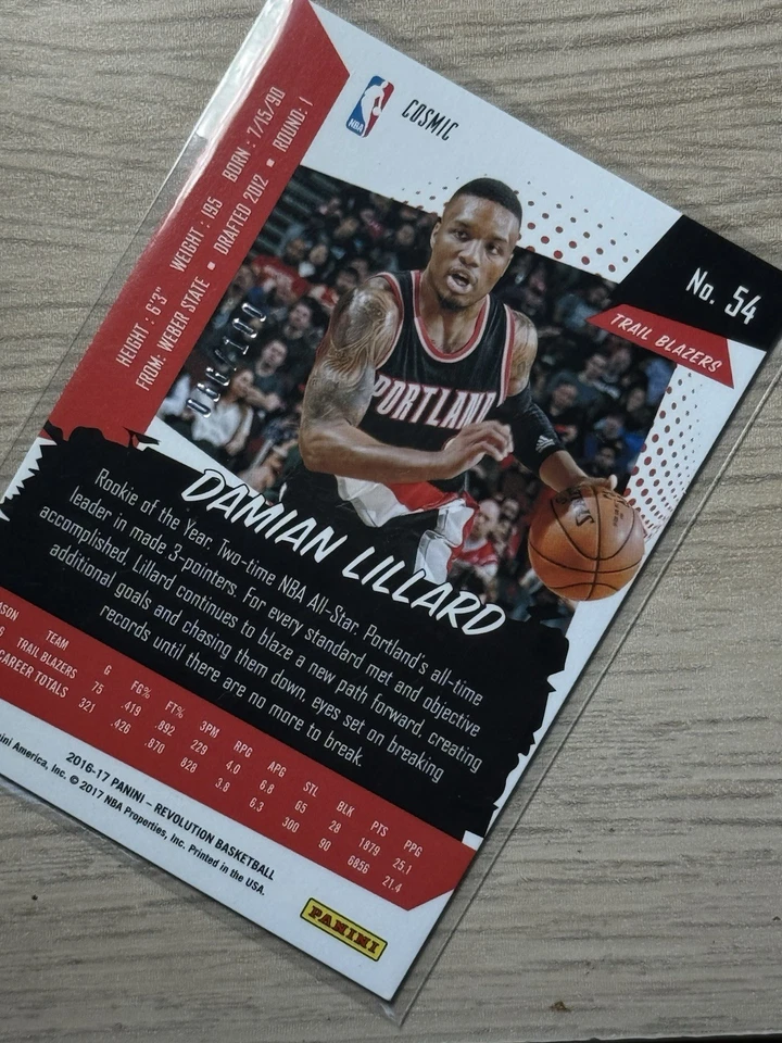 Blazers de baloncesto 2016/17 Panini Revolution Damian Lillard #/100 Cosmic #54 Foto 4 de 4