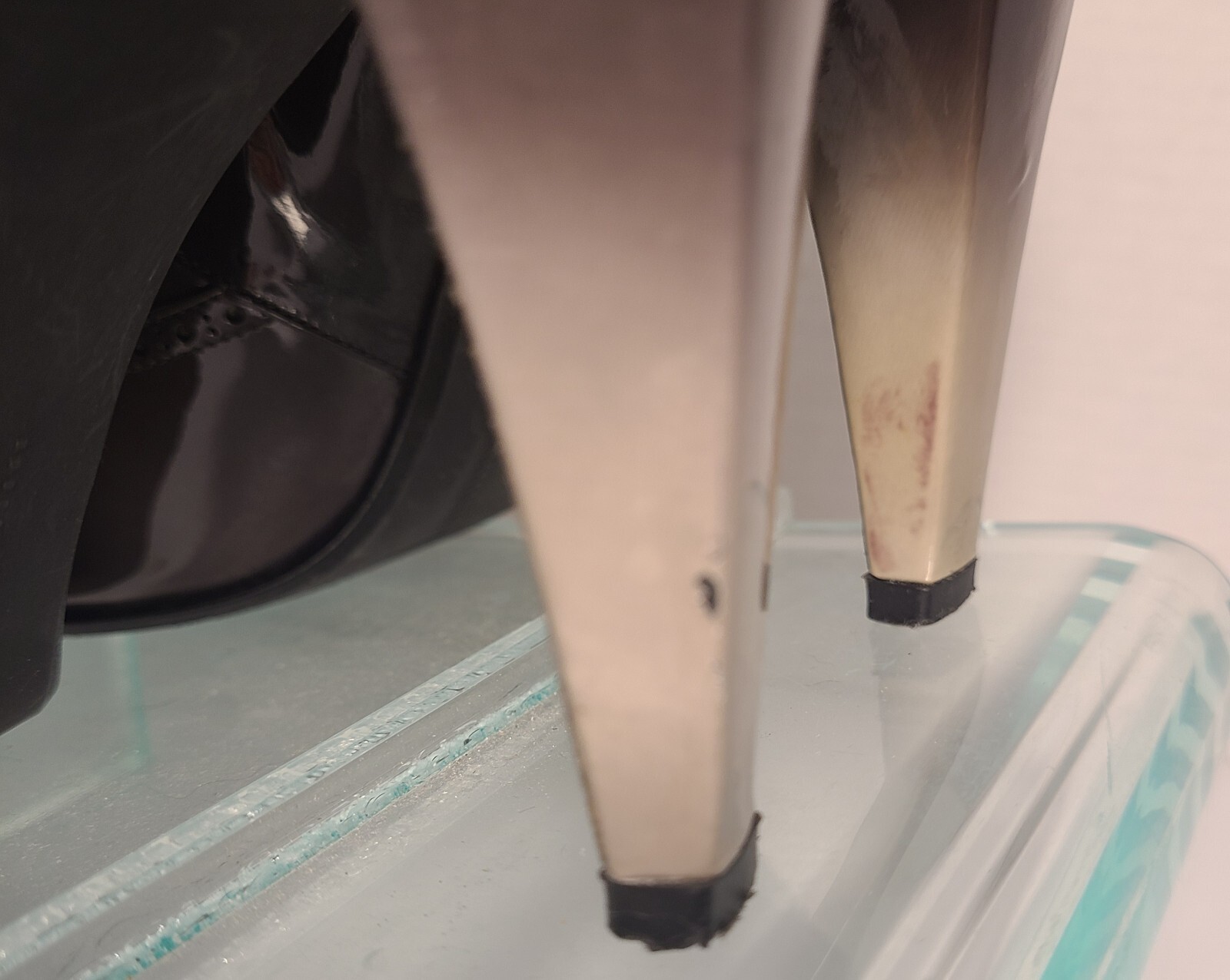 Stuart Weitzman Gray Patent Leather Oxford Style Pump w/buckle Sz 7 (38)