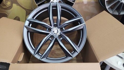 4 4 Cerchi in lega compatibili Audi A3 A4 A6 Q2 Q3 Q5 Q7 da 20 VULCANO - Foto 7 di 7