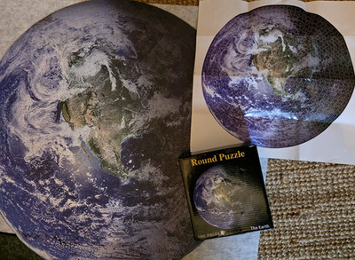 The Earth 1000 Piece Round Jigsaw Puzzle   Complete, Marked Back, Good Condition