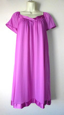 Vintage Vanity Fair Gown Women Large Magenta Nylon Embroidered Chemise Nightgown