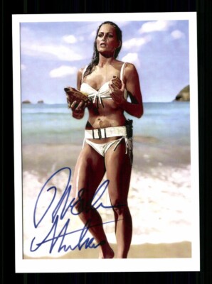 Ursula Andress Autograph Card James Bond - 007 Chases Dr. No