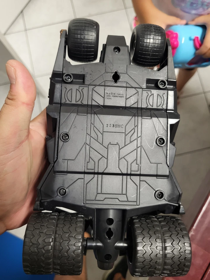 modellino auto in plastica Batman Tumbler - Immagine 2 di 4