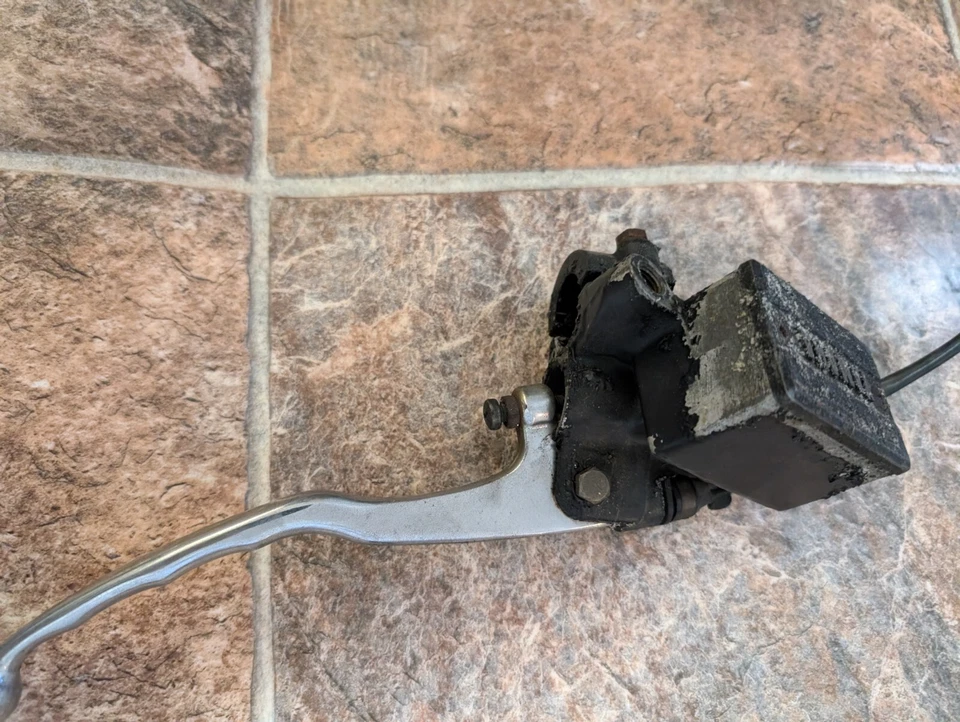 Cilindro maestro delantero Yamaha Virago 700 XV700 750 1000 1100 XV750 Foto 2 de 4