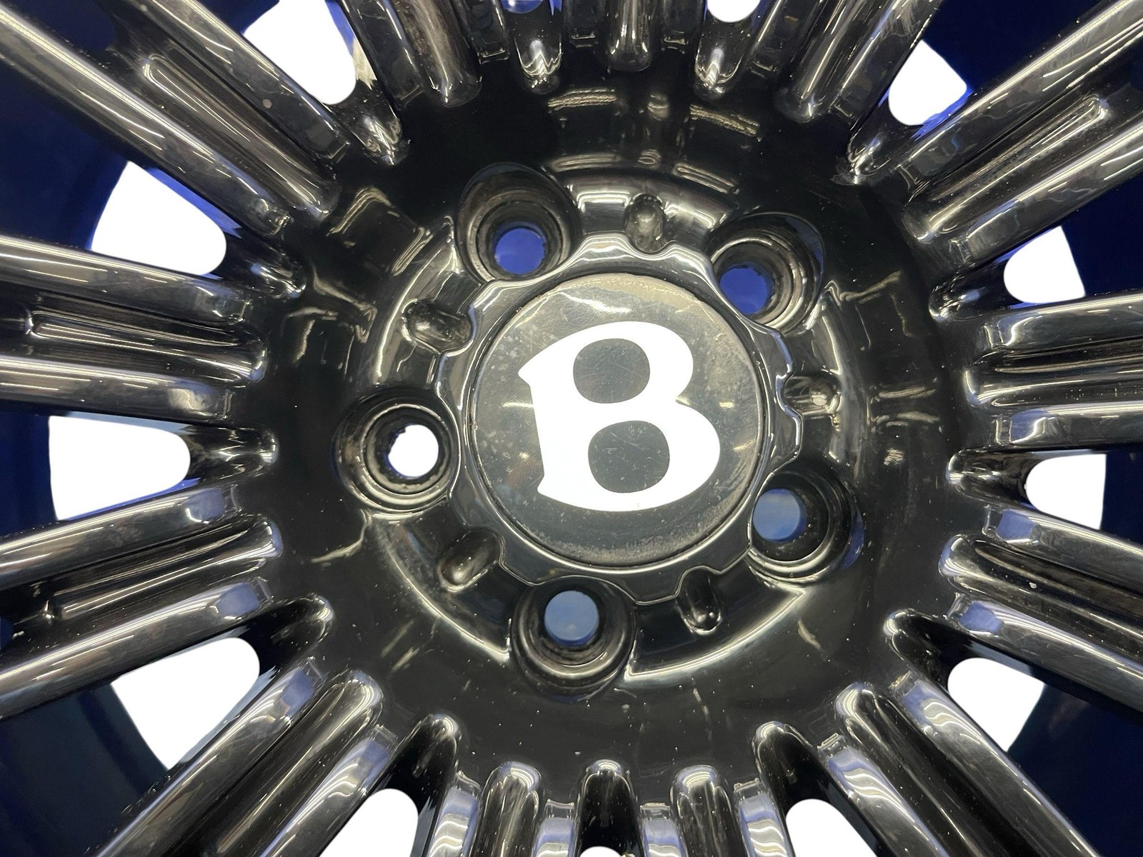 2006-2010 BENTLEY CONTINENTAL GTC 20X9.5 WHEEL RIM W/ HUB CAP *CURB RASH* OEM