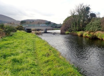 Photo A2 Levee or stopbank separating the Shimna River from Castle Park  c2018
