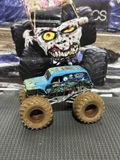 Monster Jam Mystery Mudders SD2-18 Son UVA Digger Truck HTF 1/64 Loose Mudder