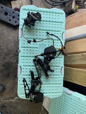 Attack Performance Triumph Daytona 675 Performance Bremssattel hinten & Bremssattel hinten