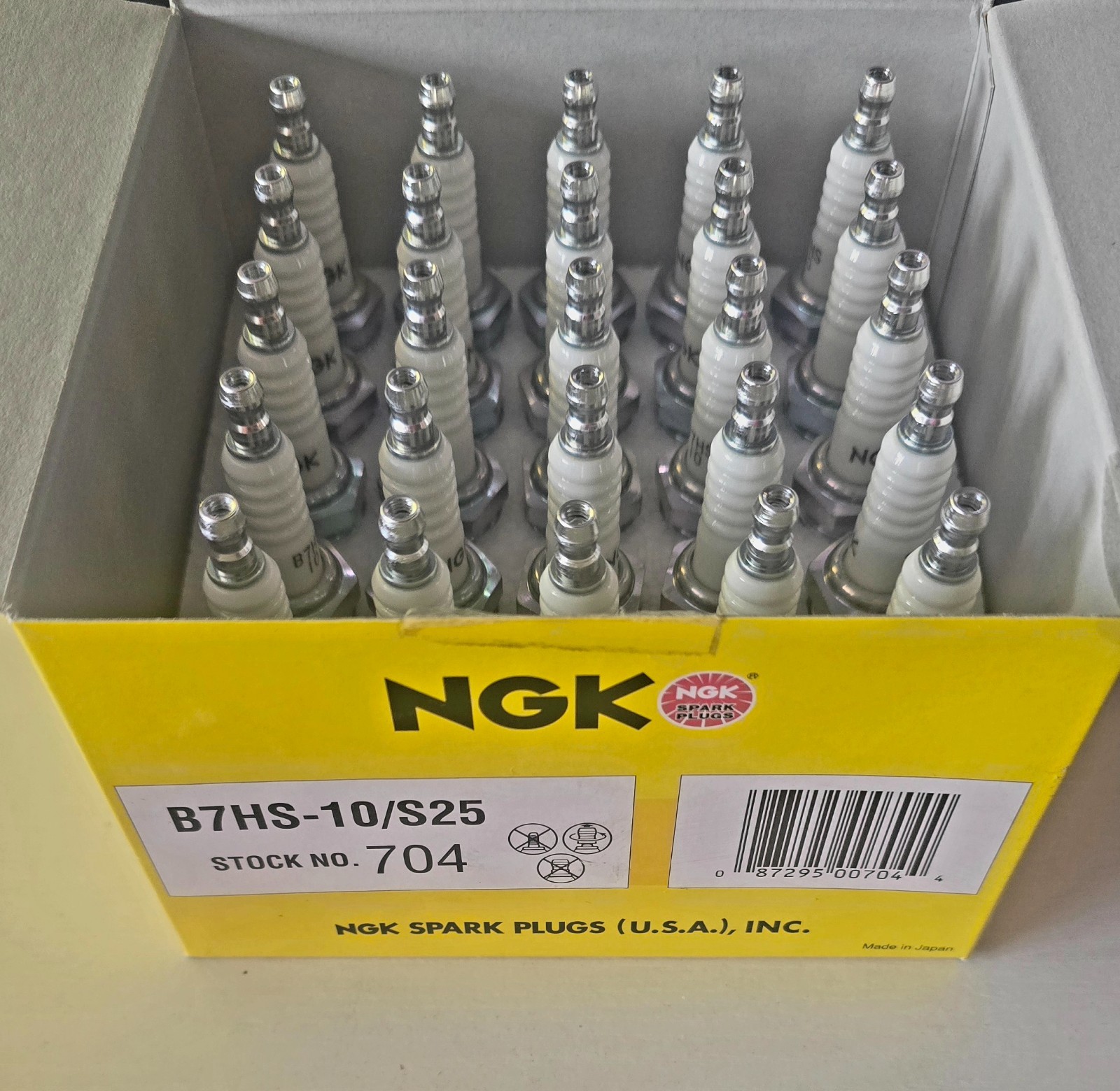 NGK Spark Plugs Shop Pack # 704 B7HS-10 Shop Pack  Set of 25