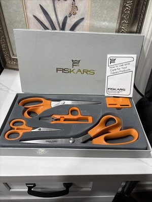 Fiskars Box Set Of Scissors/ Model No. 6770/ 5 Total Pieces
