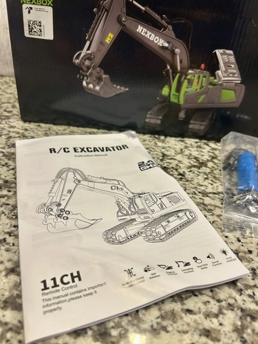 RC Construction Excavator Truck Dig Toy - Sounds - Smoke Metal Color - Picture 4 of 13