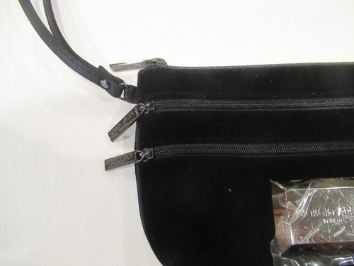 Giorgio Armani Parfums black velvet wristlet, 7-3/4" wide - Picture 4 of 6