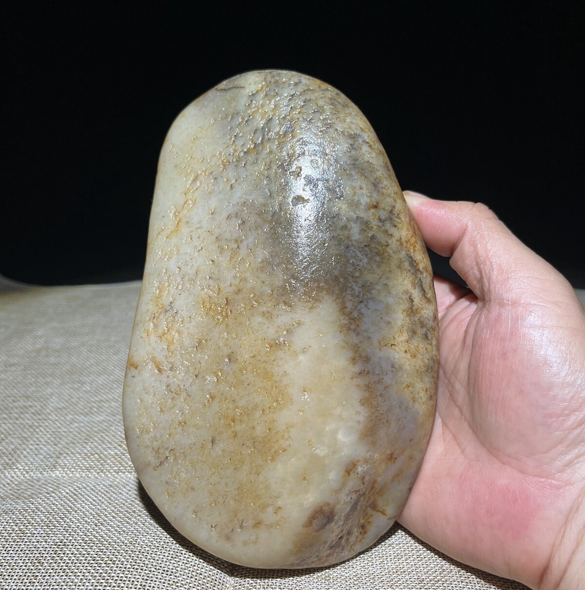 Certified 100% Hetian jade Raw stone~和田玉原石籽料 Weight: 1285 G