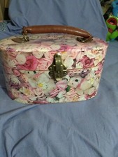 Unbranded Cosmetic Case With Flower And Teddy Bear Pattern