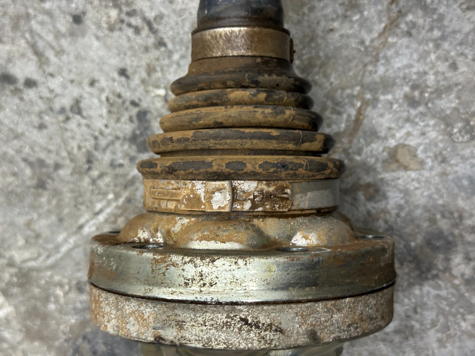 2014 AUDI R8 REAR RIGHT PASSENGER CV AXLE ASSEMBLY OEM 420 501 204 B 420501204