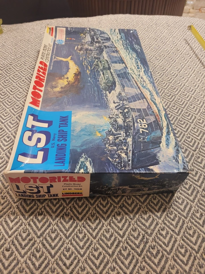 Tanque de desembarco LST 1978 de colección modelo motorizado de la Marina de los Estados Unidos - caja abierta - nuevo... Foto 4 de 4