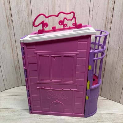 Barbie Folding Pet Care Center Animal Vet Clinic Animals Foldaway Playset 