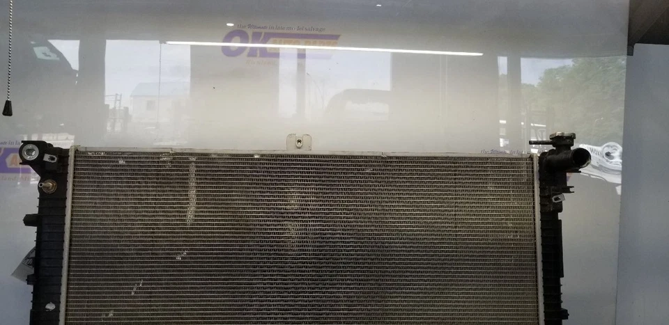 21 NISSAN NV2500 VAN RADIATOR ASSEMBLY 4.0L Foto 2 de 4