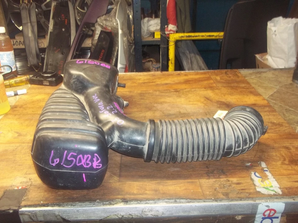 2002-2007 SATURN VUE limpador de ar tubo ressonador conjunto de mangueira fabricante de equipamento original - Imagem 2 de 4