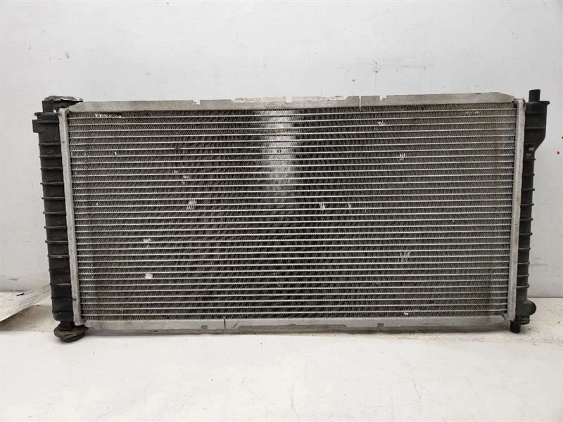 Radiador Mazda 626 2000 2001 2002 4 cilindros OEM FS1H15200A Foto 2 de 4