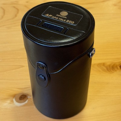 Minolta AF APO Tele Zoom 200mm F2.8 Hard Lens Case Japan 8181 Mint