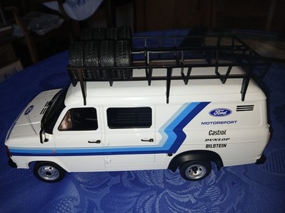 1:18 ixo Models Ford Transit MK II Team Ford, neuwertig