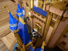 LEGO Disney: The Disney Castle (43222)