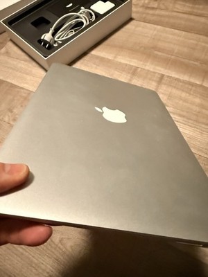 Apple MacBook Air 13'' 2017 | i5 | 8GB RAM | 256GB SSD | Monterey