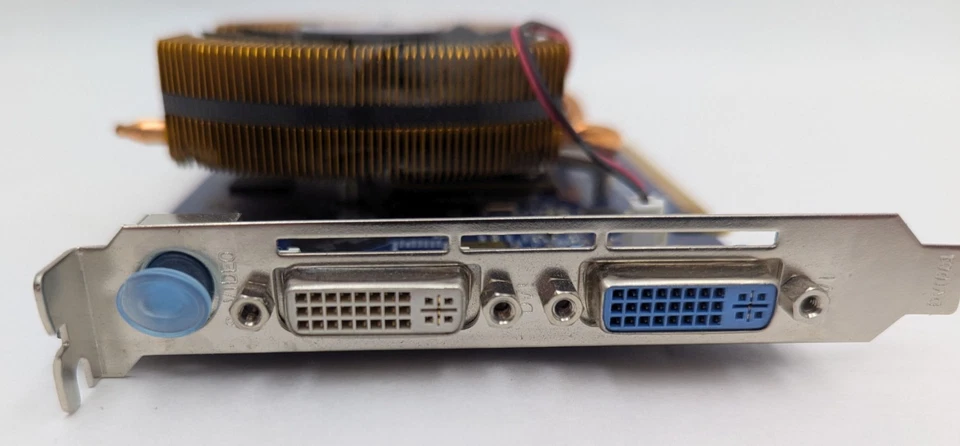 GIGABYTE NVIDIA GeForce 8800 GT 512MB GDDR3 256-bit Graphics Card GV-NX88T512HP - Image 3 of 4