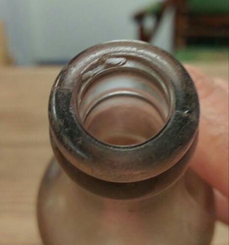 ANTIQUE SPRING WATER BOTTLING WORKS NIAGARA FALLS SOUTH ONT. SMALL SODA BOTTLE - Picture 4 of 5