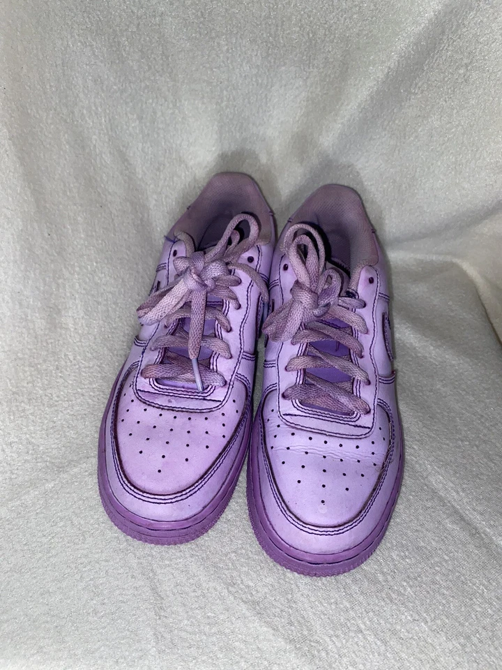 Кроссовки Nike женские фиолетовые размер женские 7 мужские размер 5 сиреневые Air Force 1's - Изображение 2 из 4