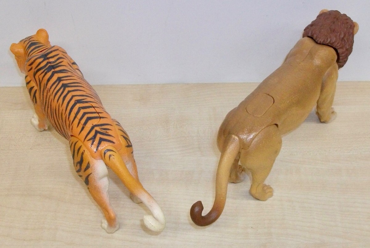 Set of Jumanji action figures inc. Fierce Lion, Ferocious