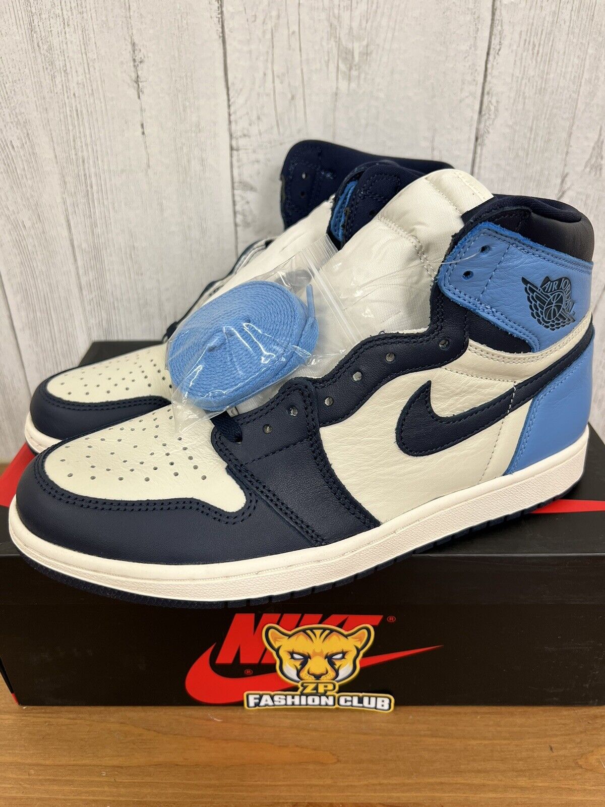 Air Jordan 1 Retro High Obsidian UNC University Blue MENS 555088