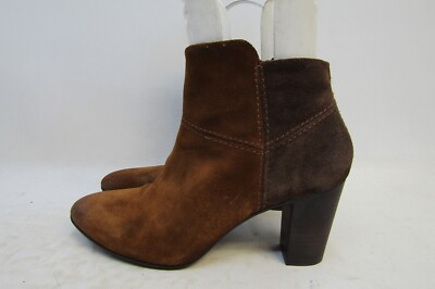 Johnston & Murphy Womens Size 8 M Brown Suede Zip Ankle  display picture 3