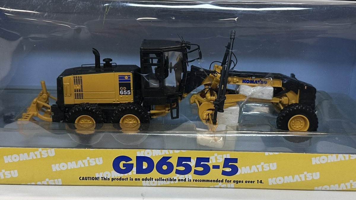 First Gear 1:50 Komatsu GD655-5 Motor Grader With Multi-Shank