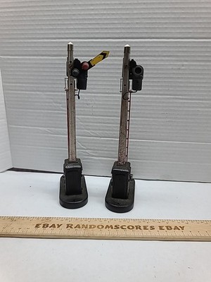 2 Lionel 151 O-27 Gauge Semaphore Read Description Working As Is No 153