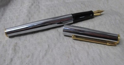 Vintage Diplomat Attache Chrome Gold Medium Fountain Pen | Made in Germany