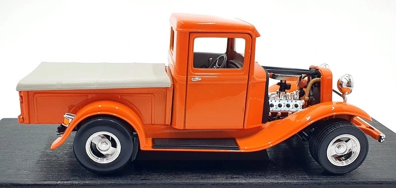 Road Legends 1/18 Scale 92259 - 1934 Ford Pick Up Pro Street - Orange - Image 4 of 4
