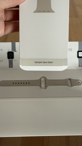 Apple Watch SE 2nd Gen. 40mm Aluminum Starlight (Unlocked) A2726. - Photo 7 sur 8