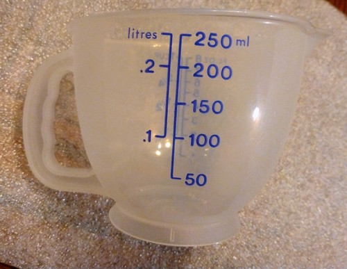 Vintage Tupperware Spielzeug 1 Tasse Tuppertoys #1402 alle blauen Buchstaben EUC!! - Bild 2 von 5