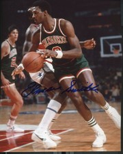 Elmore Smith  Autographed 8x10 Milwaukee Bucks  Free Shipping  #5