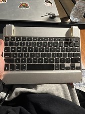 Brydge Bkuetooth Keyboard Bry1011 for iPad. 9.7 for Ipad 5th and 6th Gen