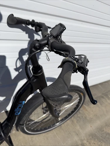 Elby S1 9-Speed Step-Thru Electric Bike – 500W Hub Motor, Disc Brakes, Fenders - Picture 4 of 9