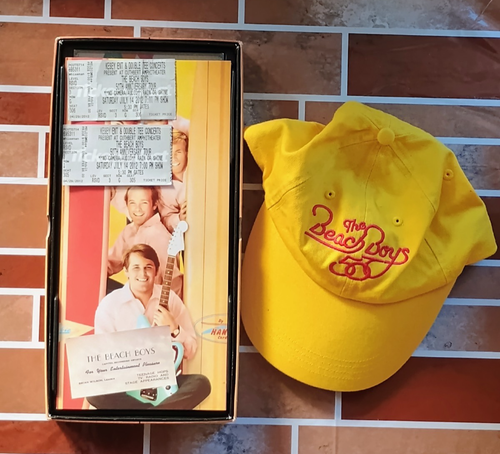 The Beach Boys Band Signed Cd X4 Boxed Set That's Why God Made The Radio 2012 - Picture 6 of 9