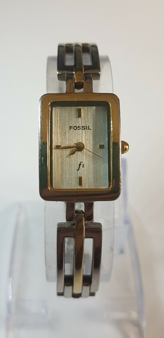 激レア☆FOSSIL f2 シークレットウォッチ　ジュエリーウォッチ Beautiful Fossil F2 Bracelet Quartz Ladies Watch With New