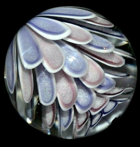 DENIZ DIVLELI GLASS MARBLE-RARE BLUE UV-PINK/LAVENDER FLOWER W/BUTTERFLY MILLE - Picture 3 of 4