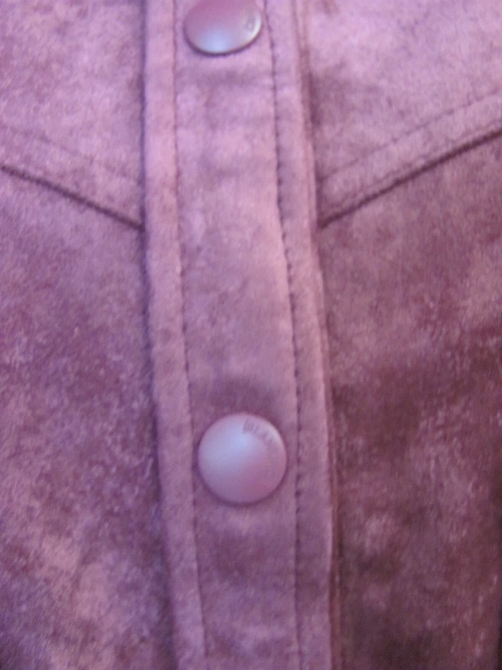 CHAQUETA DE CUERO VEGANA EN BLANCO NYC FREE PEOPLE TWIST & SHOUT COLOR MORERA TALLA ME Foto 4 de 4